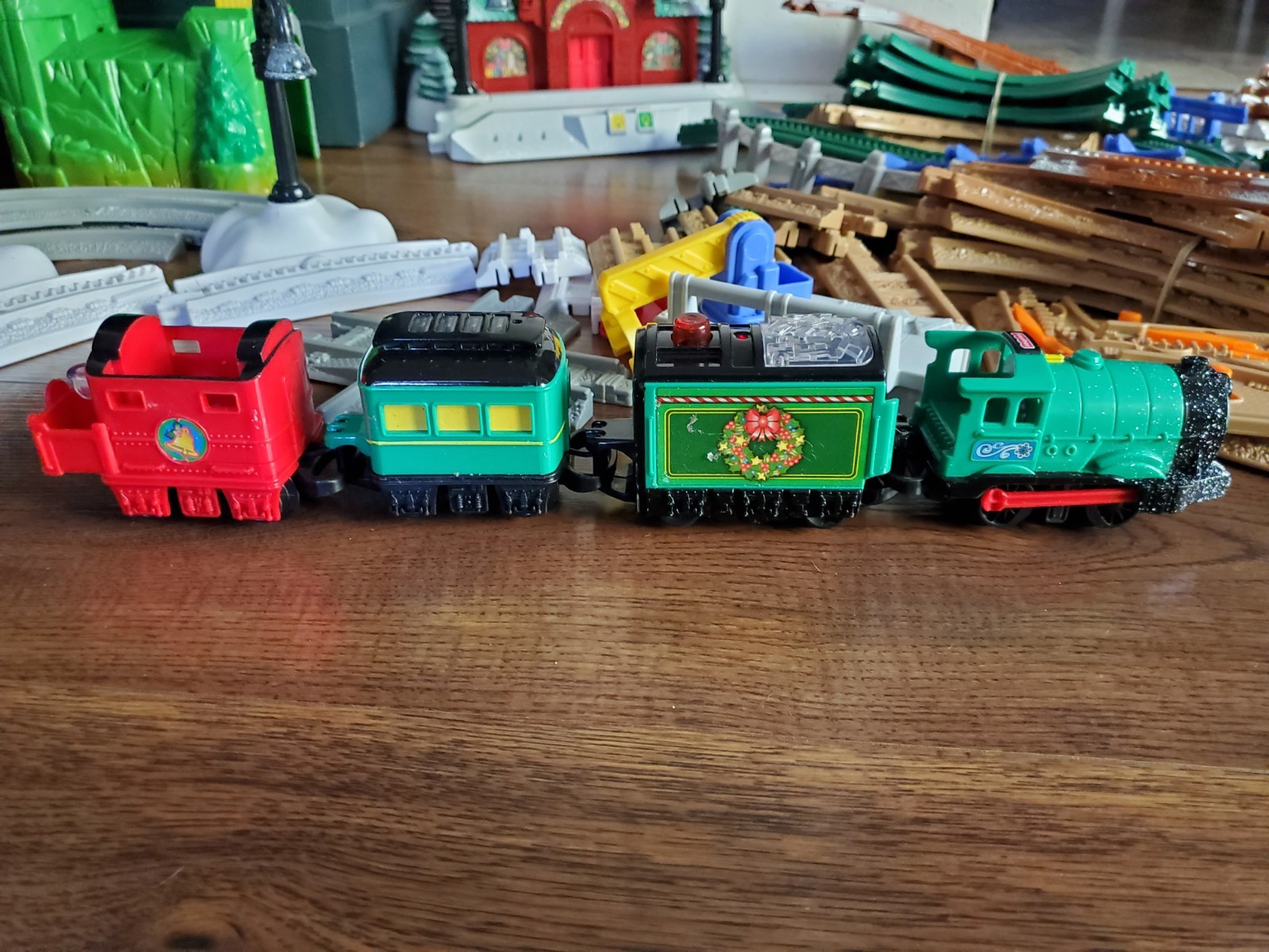 GeoTrax Trains Cars Buildings Tracks Christmas Holiday Set Toys R Us Exclusive