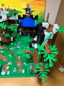 LEGO 6079 System Castle Dark Forest Fortress In 1996 Retired Comp with Manual