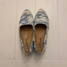 LifeStride Bloom Velocity 2.0 Women's 7W Wide Blue White Printed Pointed Toe