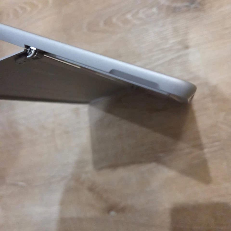 Microsoft Surface Go 3 (1926) 6500Y 8GB 128GB 10.5" Touch Windows 11 Laptop - Image 3 of 4