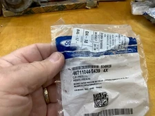 2010-2019 LINCOLN MKT LOWER LIFTGATE TRIM PANEL CLIP; NOS OEM FORD W711044-S439