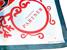 NIB - VINEYARD VINES 'FOUNDING PARTNER ROMNEY' 100% Silk SCARF 35 x 35 in.