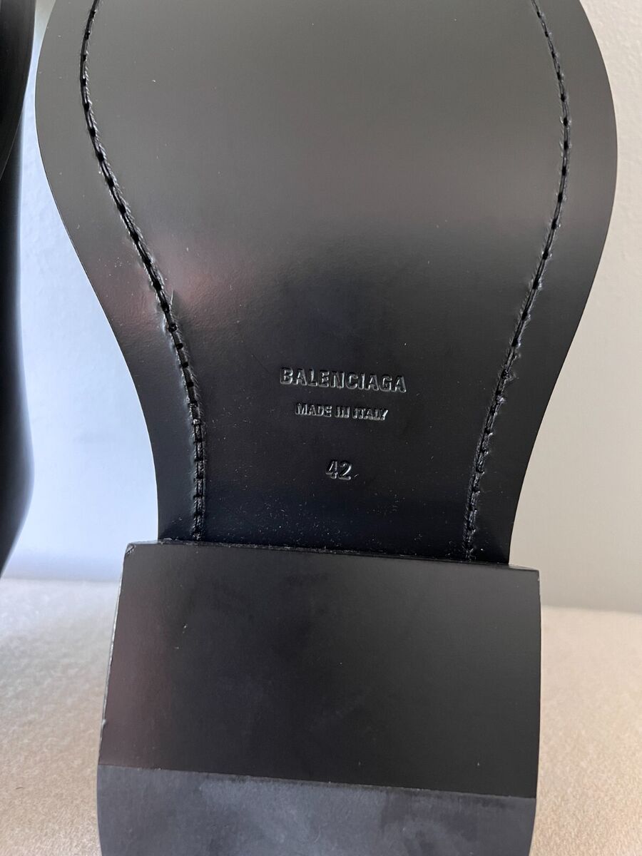 Balenciaga Santiago Mules - Size 42 - Black Calfskin Leather Balenciaga Santiago Mules - Size 42 - Black Calfskin Leather