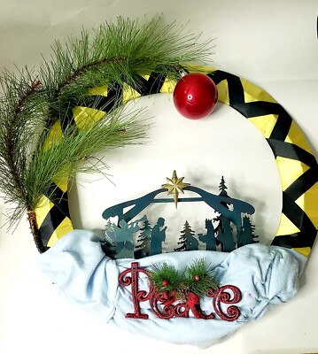 Christmas Wreath Charlie Brown Linus Blanket With Nativity