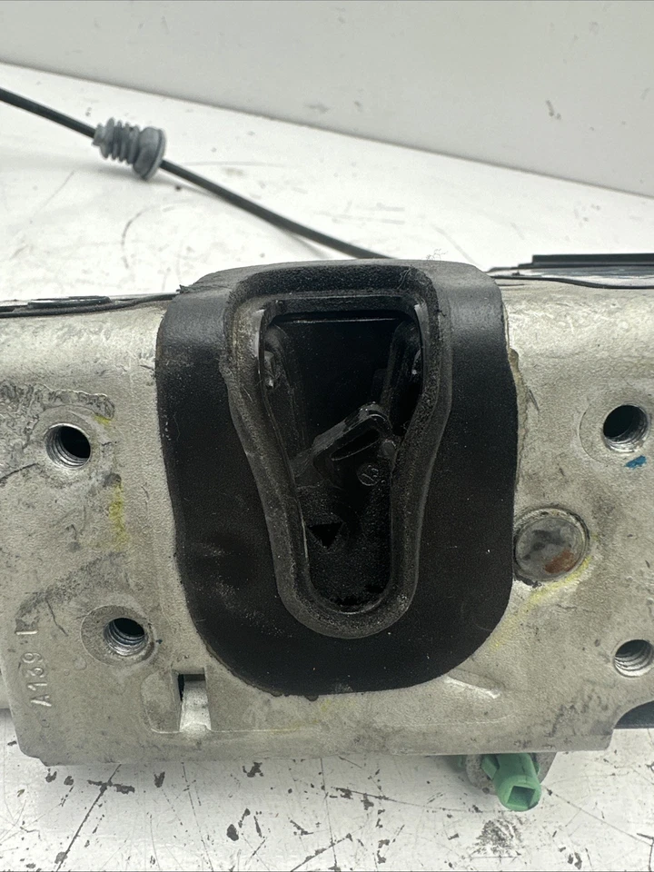 Actuador de pestillo de cerradura de puerta trasera izquierda Ford Flex 09-19 OEM Foto 4 de 4