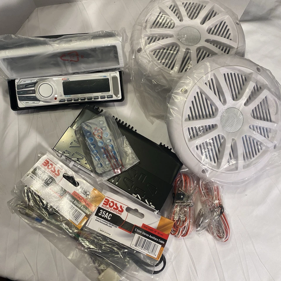 BOSS MP3 USB Marine digital am/fm Audio System Pkg With 2 Speakers New Open Box - Image 3 of 4