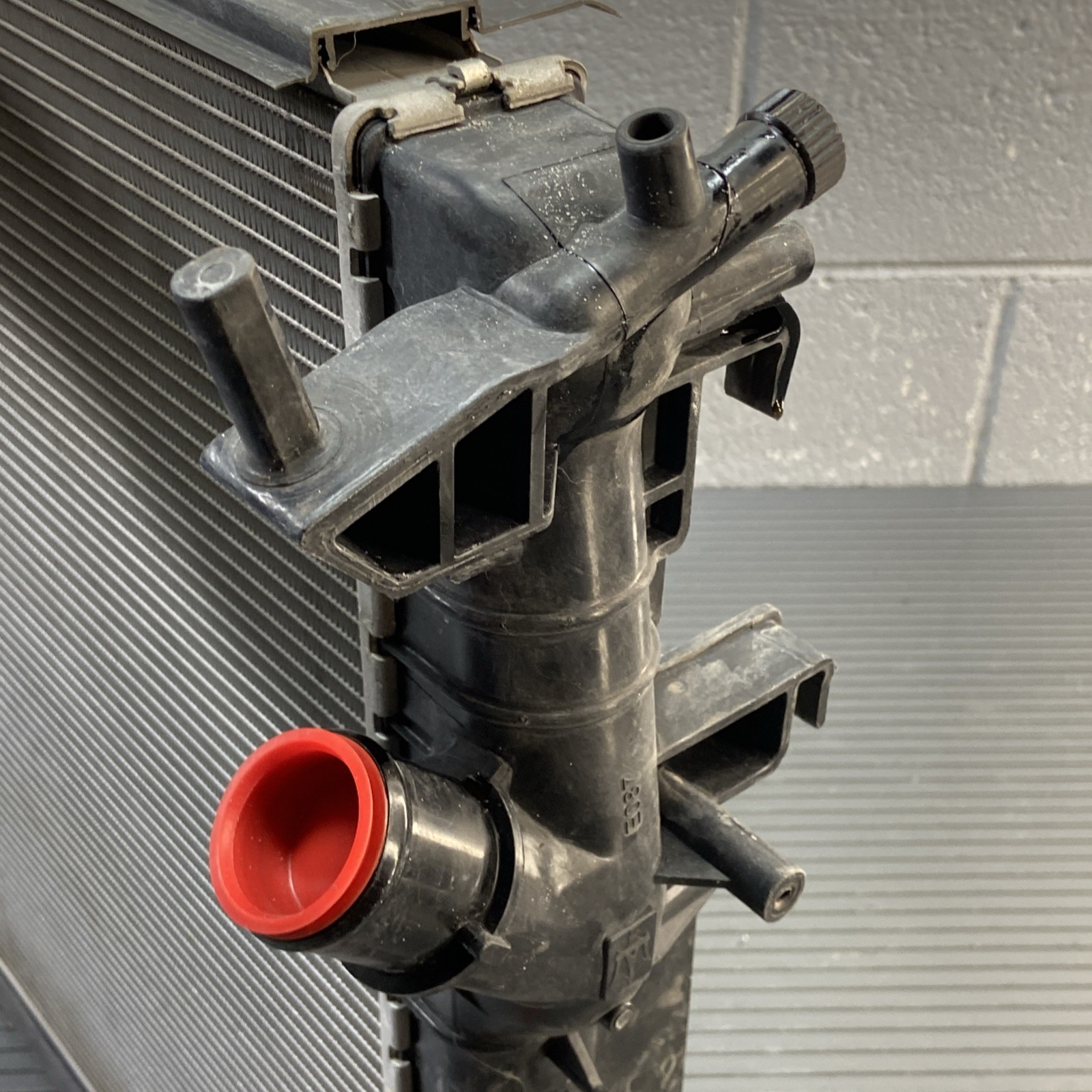 2013-2024 Maserati Levante M161 3.0L Engine Motor Coolant Cooling Radiator OEM