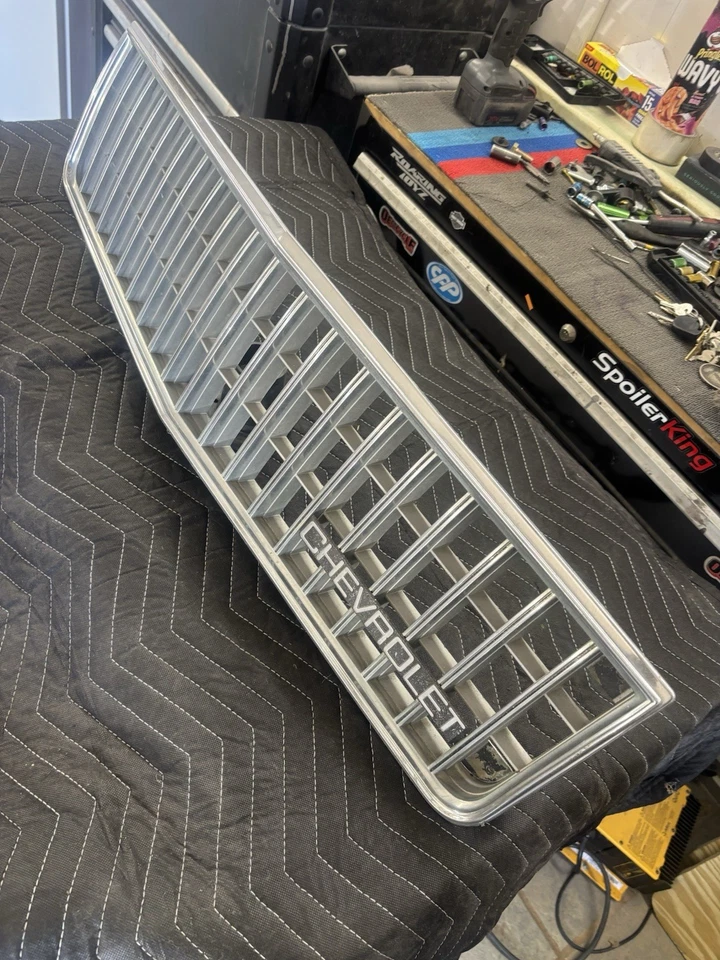 Parrilla Chevy Caprice 1986-1990 OEM pieza original 14081651 GM 209012617 Foto 2 de 3