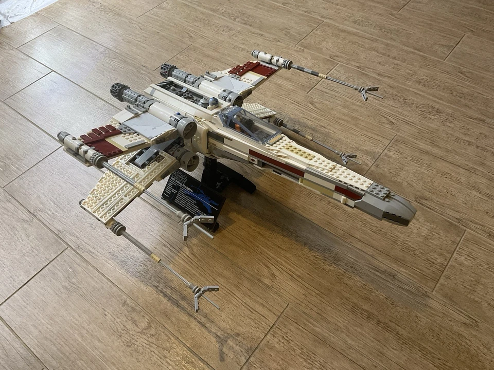 LEGO Star Wars 10240 Red Five X-Wing Starfighter Used - Image 2 of 4