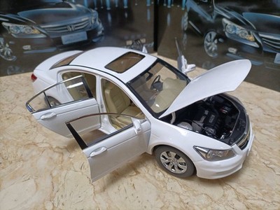 Original GAC 1:18 Honda Accord 8.5th Generation Alloy Door Car Model 