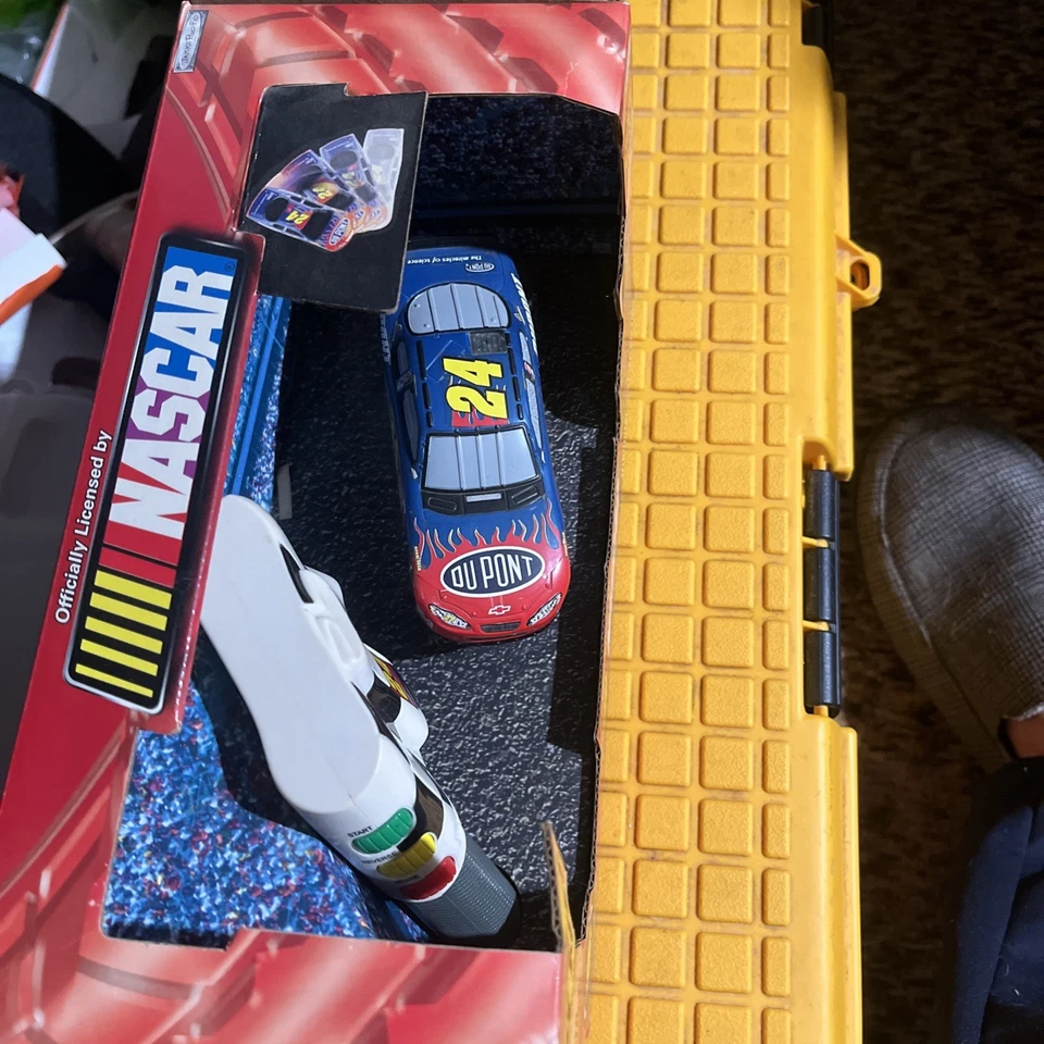 Coche de control remoto Jeff Gordon inalámbrico infrarrojo escala 1/43 2003 Jakks Pacific  Foto 2 de 4