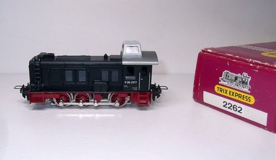 Trix Express 2262   V36 Schwarz mit Rahmen- und Gehäusebeschriftung, neuwertig!
