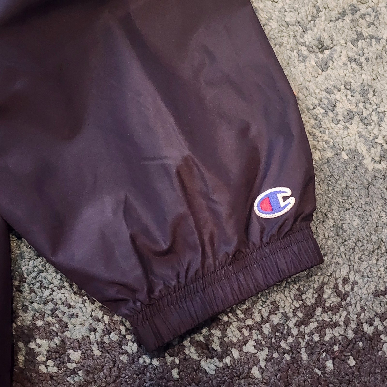 CHAMPION Packable Pullover Windbreaker Jacket Hal… - image 3