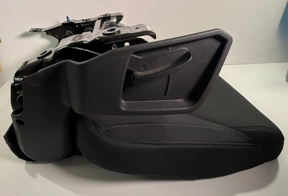 COJÍN SUPERIOR ASIENTO TRASERO IZQUIERDO HYUNDAI TUCSON 19-21 OEM NEGRO CON REPOSACABEZAS NUEVO Foto 3 de 4