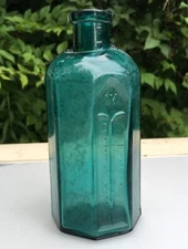 Antique TEAL GREEN Rumford Chemical Works 8-sided BOTTLE 5.75” tall