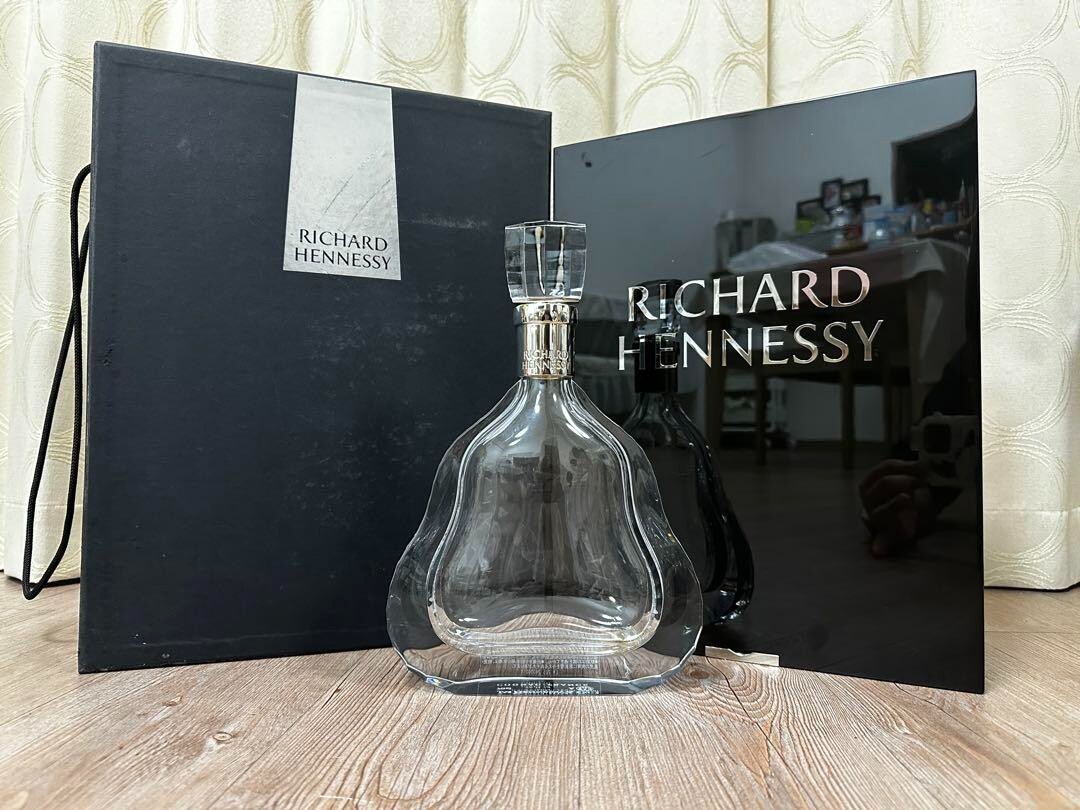 Richard Hennessy Baccarat Empty Bottle Cosmetic Box crystal bottle 