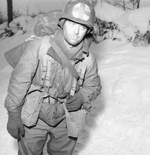 WW2 WWII Photo World War Two /  US Army Medic Battle of Bulge January 1945