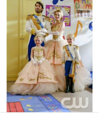 JANE THE VIRGIN/JUSTIN BALDONI, RAFAEL/SCREEN WORN WARDROBE LONG REGAL COAT