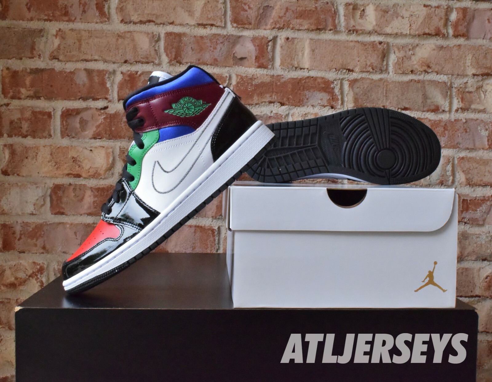 Nike Air Jordan WMNS AIR JORDAN 1 MID SE купить в Америке, лот 293799446291