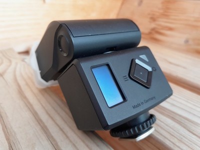 Metz Mecablitz M400 für Canon System
