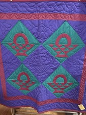42x42 Amish Hand Stitched Basket Quilt