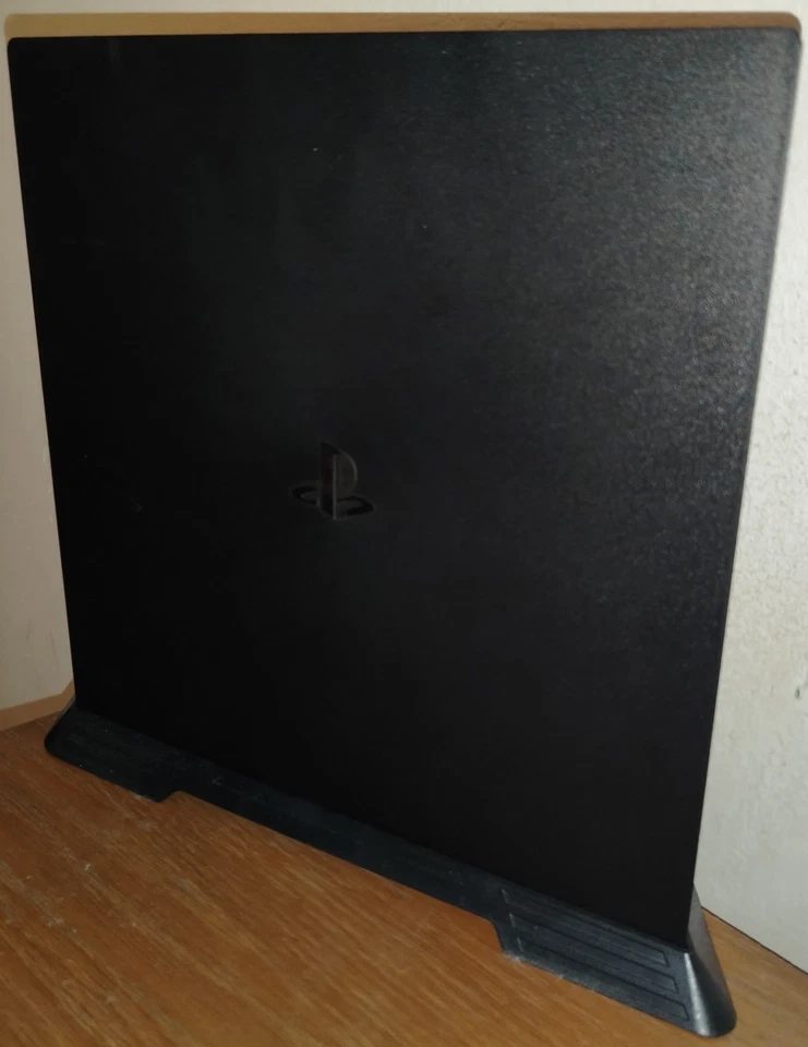 Sony PlayStation 4 Pro, foto 2 de 2