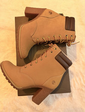 Timberland Tillston Boots Women  s US 7 Nubuck Lace-Up Round Toe TB0A1KJH231