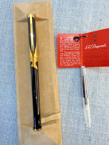 S.T. Dupont Art Nouveau Black Lacque de Chine Gold Trim Fountain Pen F 18 K Conv