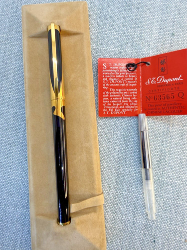 S.T. Dupont Art Nouveau Black Lacque de Chine Gold Trim Fountain Pen F 18 K Conv
