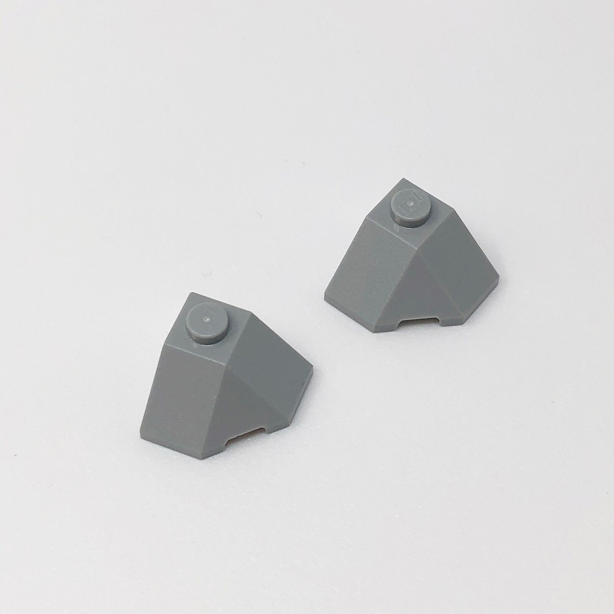 13548 LEGO Parts Slope 45 2x2 Slope Wedge Corner LIGHT BLUISH GRAY