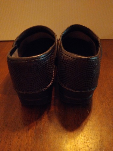 Dansko XP Embossed Small Diamonds Pattern black Clogs Shoes Size 37 - Picture 7 of 12