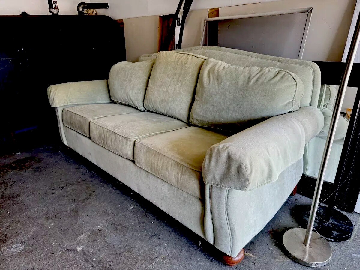 Ethan Allen Couch Sofa Mint Green 85” L x 40” W x 36” H $35 FLAT