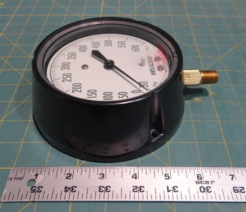 Helicoid 4-1/2” Compound Pressure Gauge (30-600 PSI) Bottom Connection - Picture 6 of 8