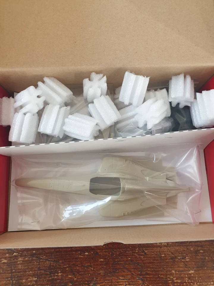 STUDIO 27 Kit 1/20 - FERRARI F 2003-GA - JAPANESE G.P. 2003 - Cod. FR 2001 - Immagine 4 di 4