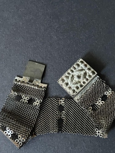 Antique Georgian Steel Wirework Mesh Bracelet with Facetted Cut Steel Clasp - Picture 6 of 12