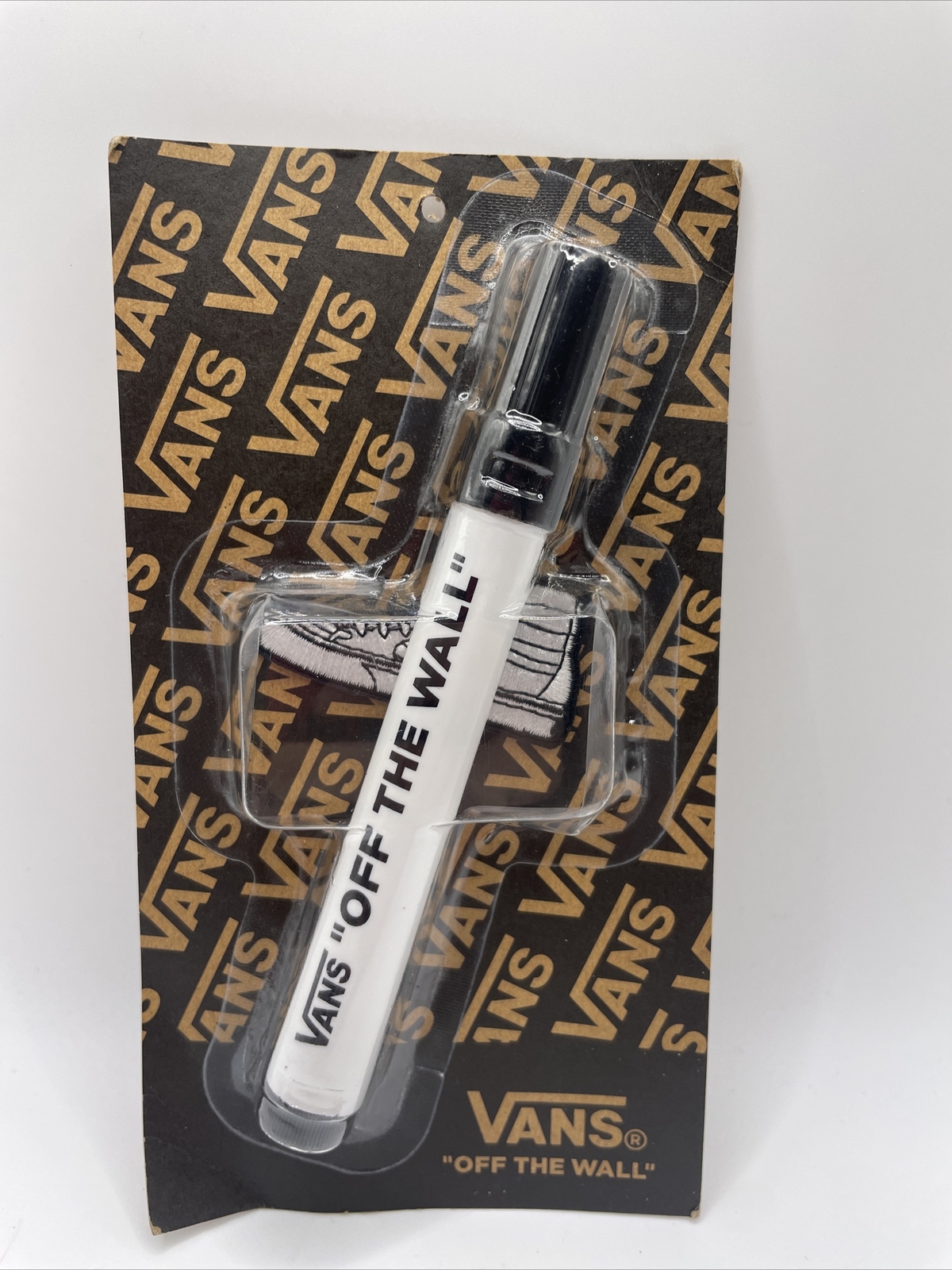 New Vans Off the Wall DIY Marker Pen with Embroidery Fabric 