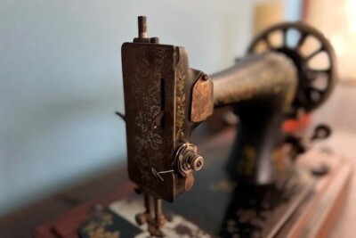 antique z-0693 Singer tabletop sewing machine furniture Singer