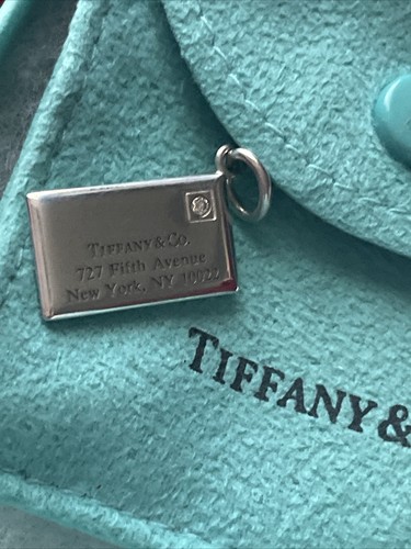 Tiffany Co Notes Diamante Sobre Letra Colgante/Dije 4 Brazalete/Collar - Imagen 2 de 10
