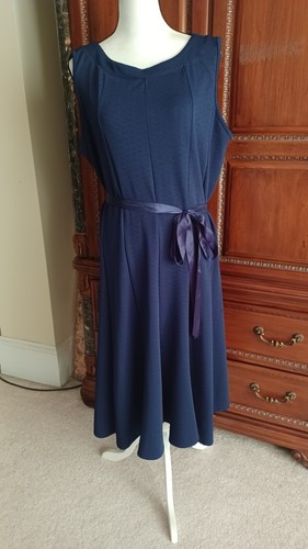 Abito donna Haani aderente e svasato elasticizzato con cintura e cravatta senza maniche blu taglia 3XL - Foto 7 di 8