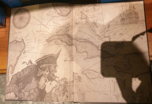 Pirates Book Disneyland Paris - Picture 6 of 11