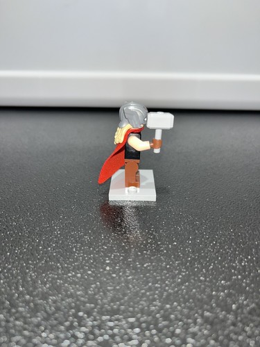 LEGO 76207 MIGHTY THOR - JANE FOSTER Minifigure - NEW - Picture 5 of 5