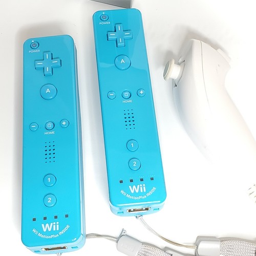 Console Nintendo Wii nera 2 controller Motion Plus LEGO Batman 2 NBA Wii Play - Foto 4 di 6