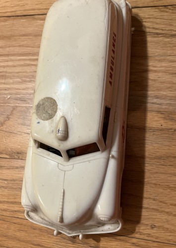 Wyandotte Toys Ambulancia Alimentada por Fricción Juguete Plástico y Metal Raro Coleccionable - Imagen 2 de 14