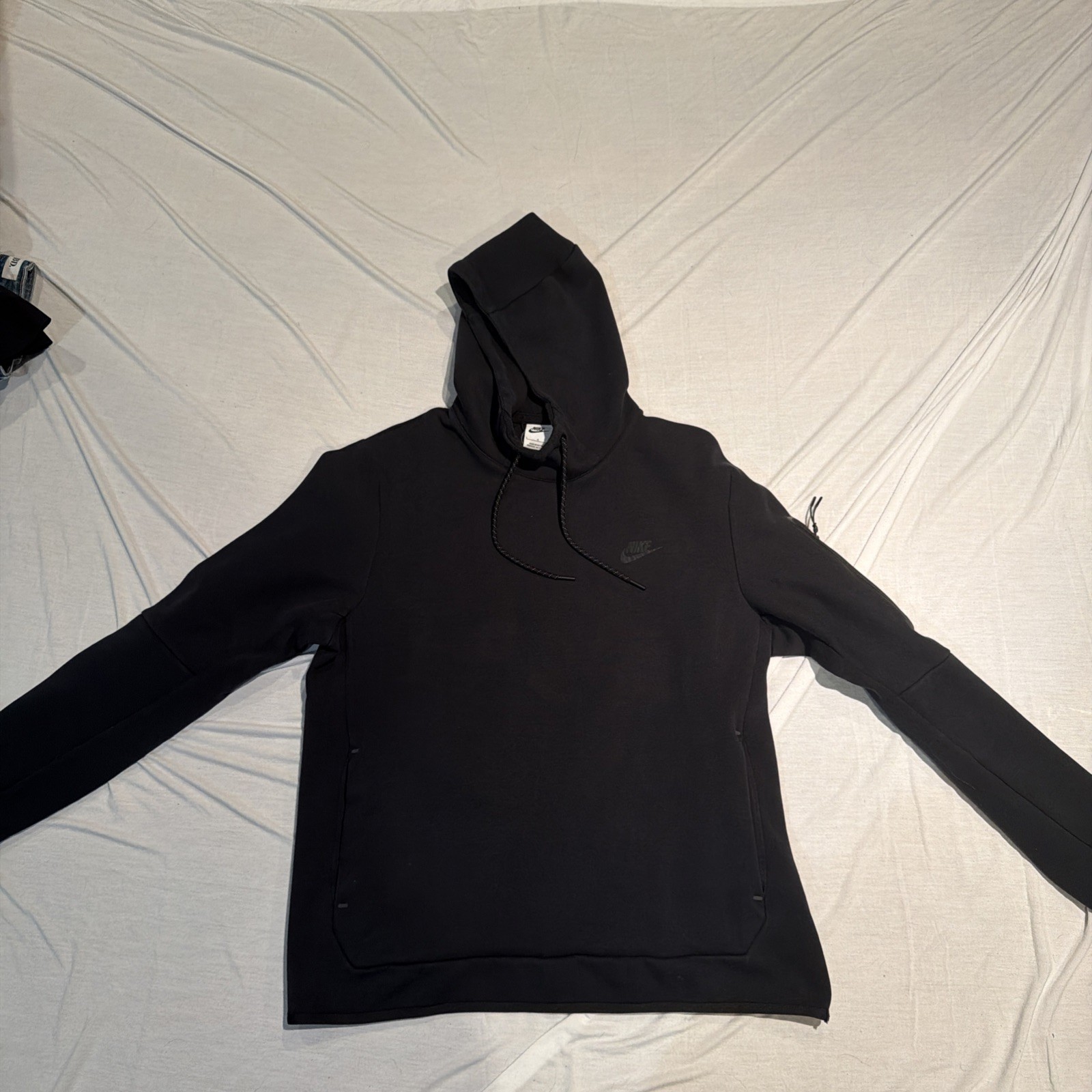Men’s Nike Sportswear Club Tech Black Hoodie Size L