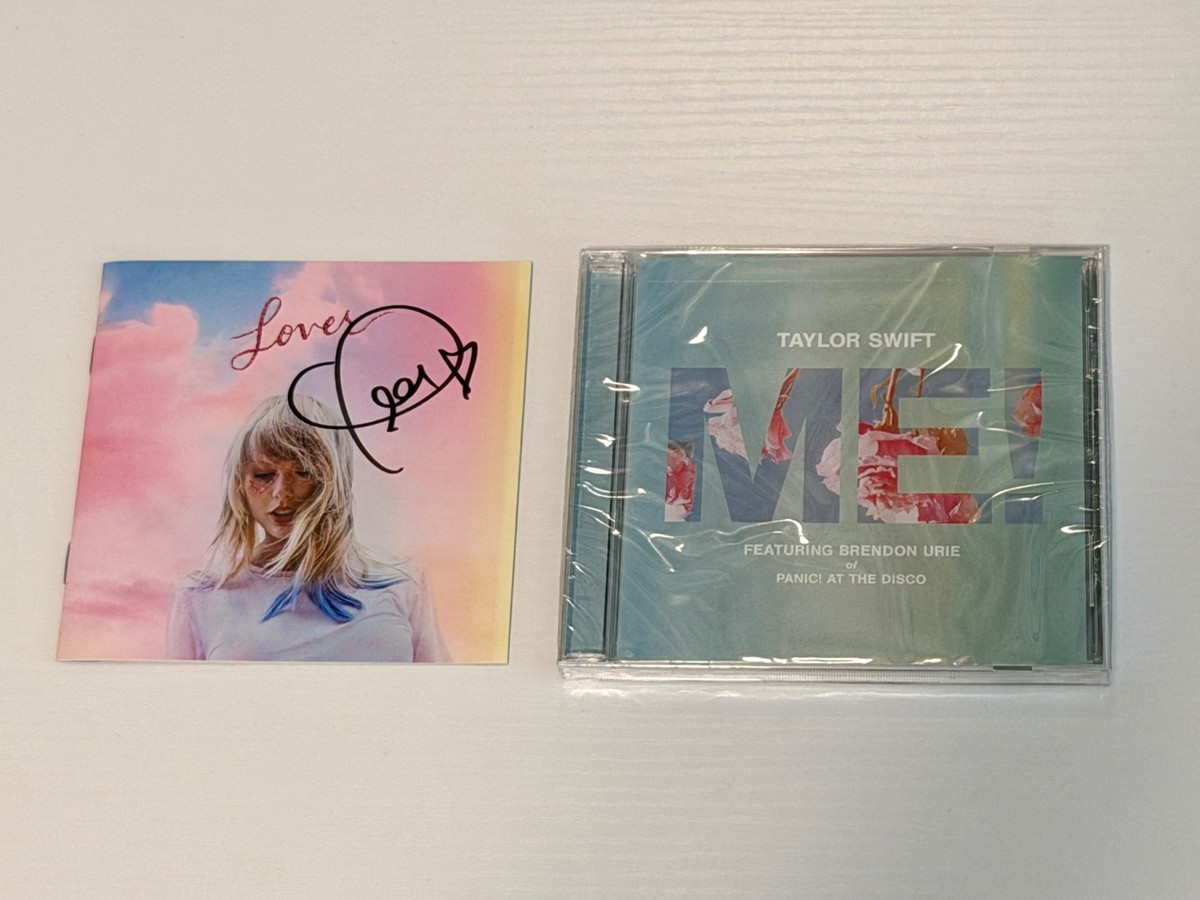 Taylor Swift signed Lover booklet & ME! CD | eBay