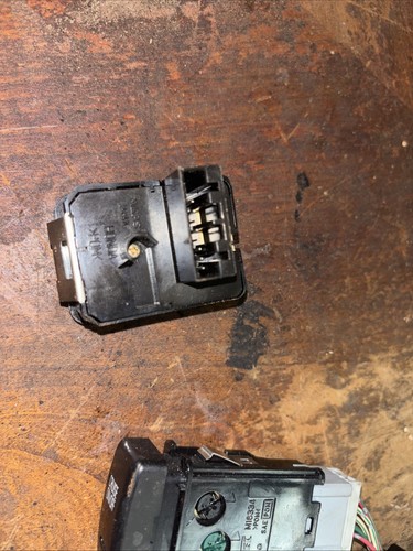 1998-2004 Isuzu Rodeo Dash Clock , Mirror Control, Cruise Control And More - Picture 11 of 11
