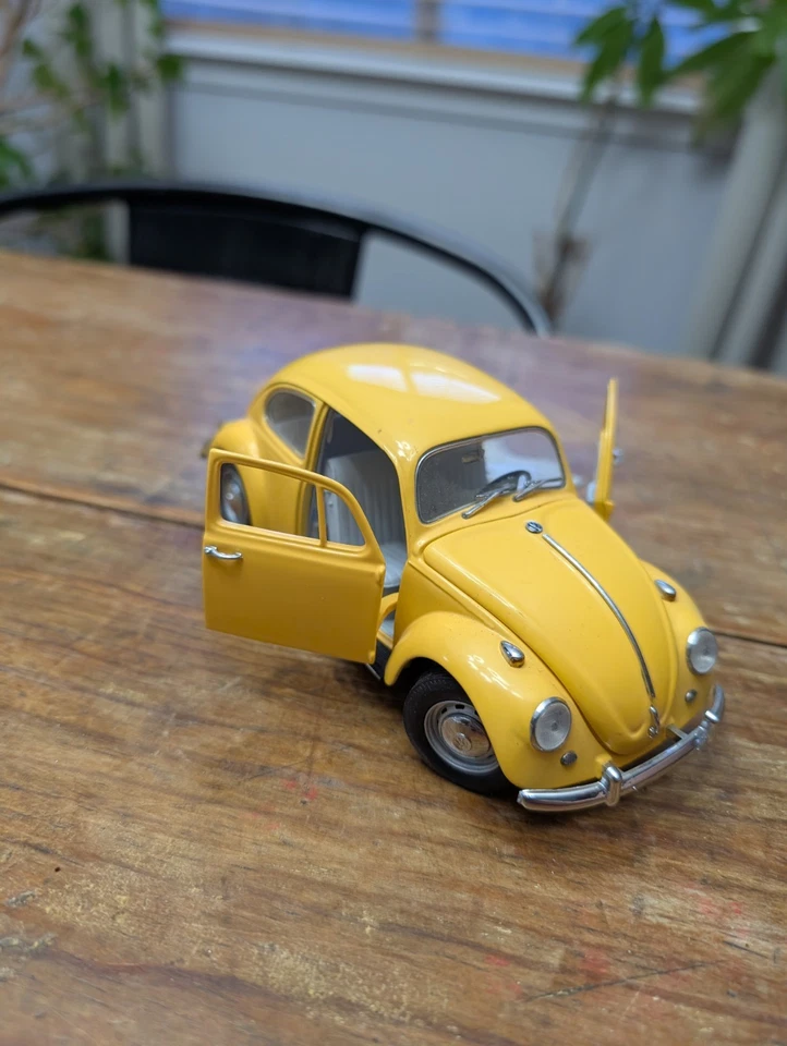 Volkswagen Beetle 1992 Franklin Mint 1:24 1967 amarillo modelo diecast de precisión Foto 3 de 4