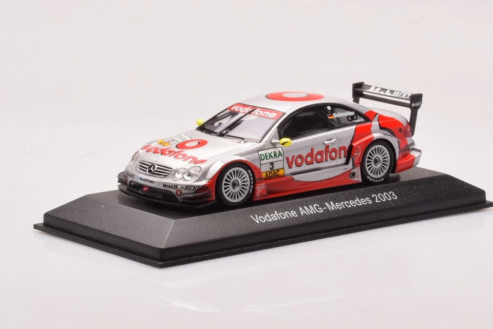 B66961982 Mercedes CLK DTM Vodafone n3 Schneider Minichamps 1/43 - Immagine 2 di 4