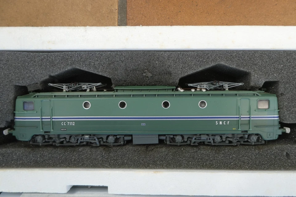 Coffret locomotive CC 7100 + 3 voitures DEV Inox SNCF Rivarossi HO ref R0610 - Photo 3/4