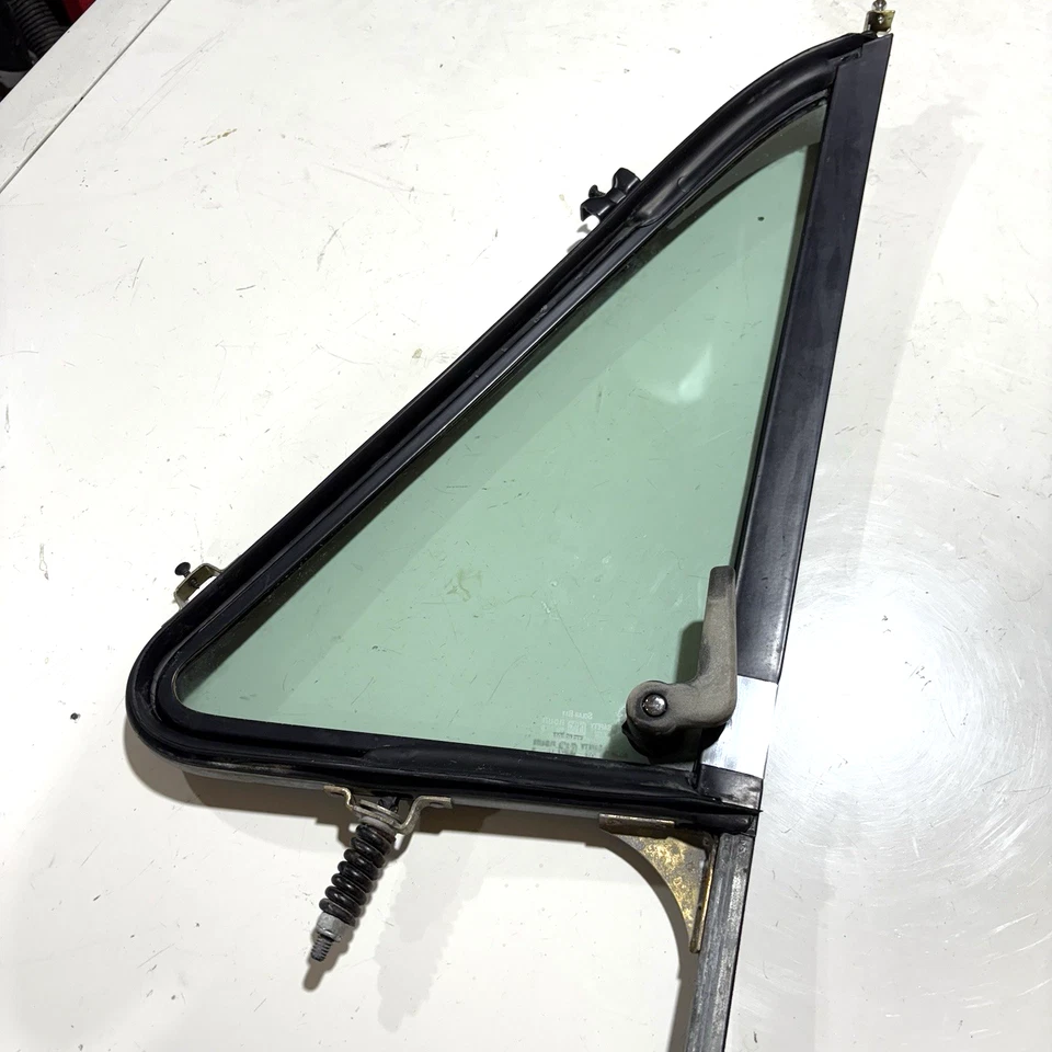 1971-1995 Chevrolet G-Series vent glass RH (passenger wing window) G10, G20, G30 - Image 4 of 4